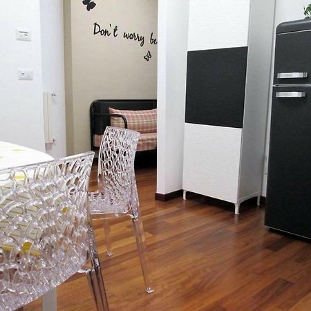 Minihouse Lägenhet Bari Exteriör bild