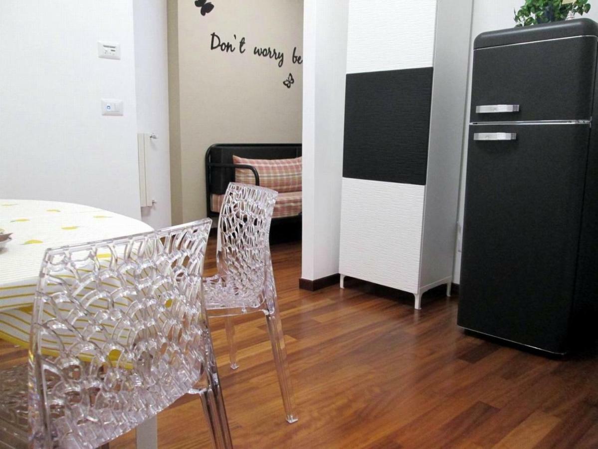 Minihouse Lägenhet Bari Exteriör bild