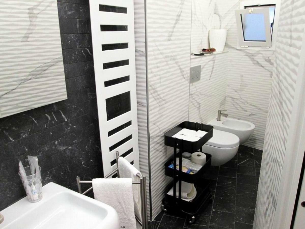 Minihouse Lägenhet Bari Exteriör bild